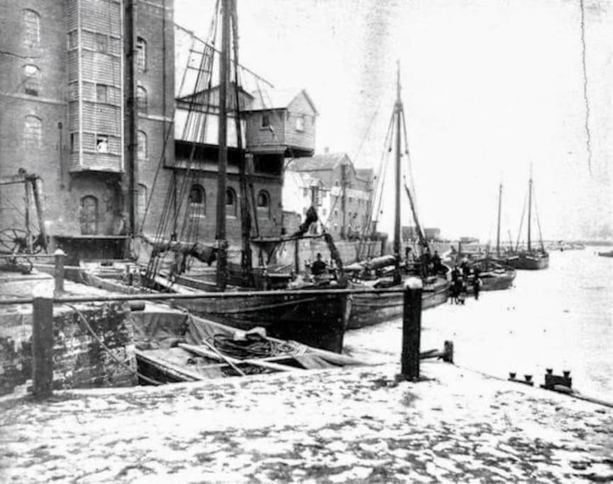 Riverside Cottage 툭스베리 외부 사진