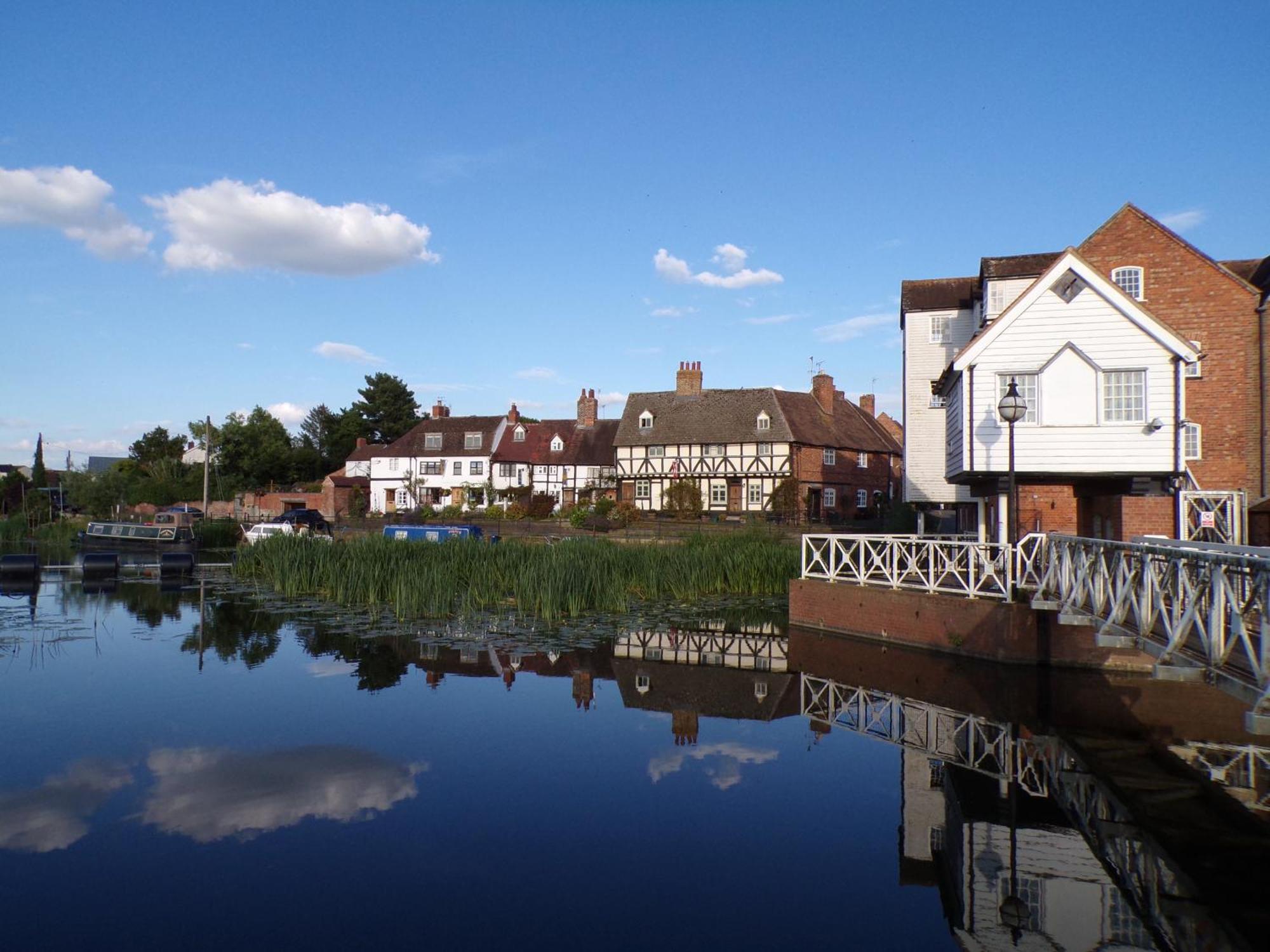 Riverside Cottage 툭스베리 외부 사진